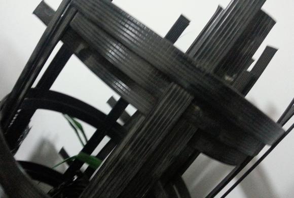 路面養(yǎng)護(hù)新材料——高強(qiáng)自粘抗裂貼(改擴(kuò)建專用)